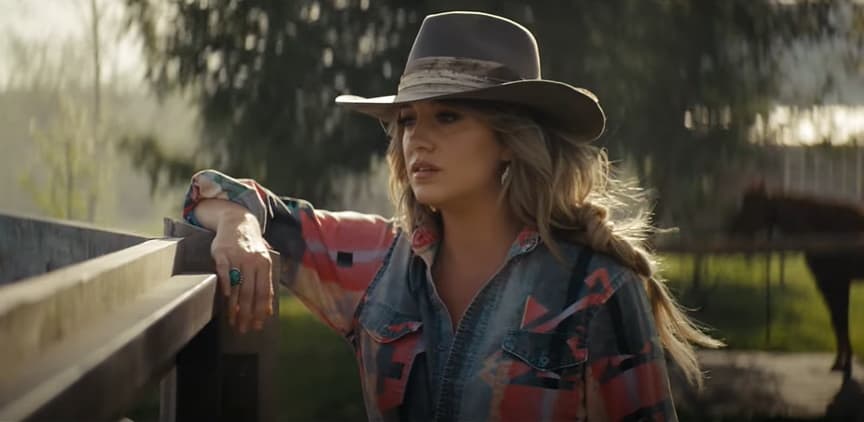 Lainey Wilson - Heart Like A Truck